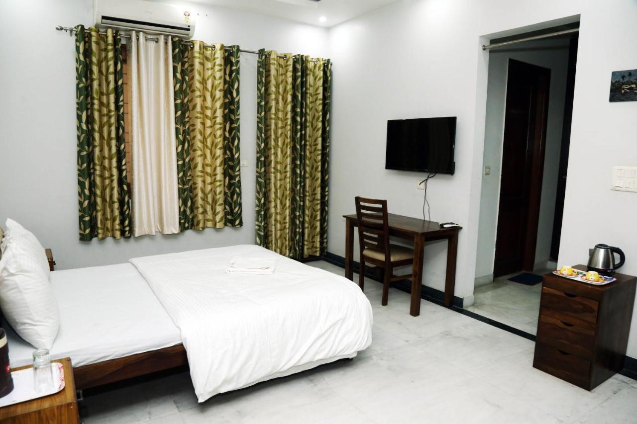 J P Residency Hotel Greater Noida Eksteriør billede