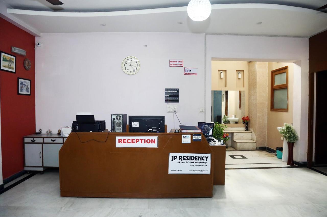 J P Residency Hotel Greater Noida Eksteriør billede